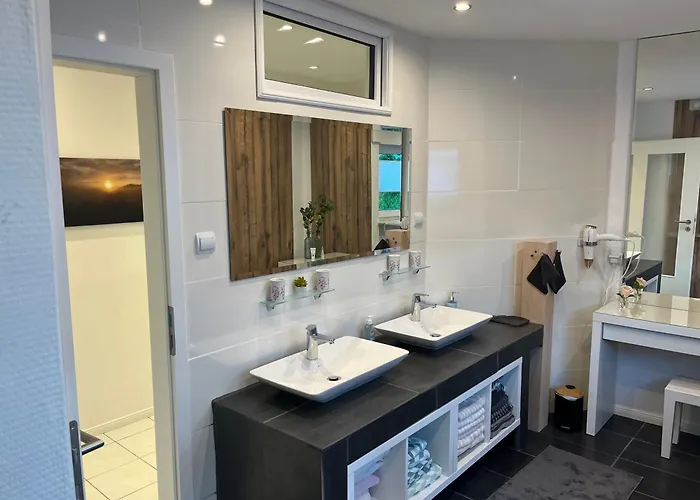 Sunrise Mit Grosser Terrasse Und Weitblick